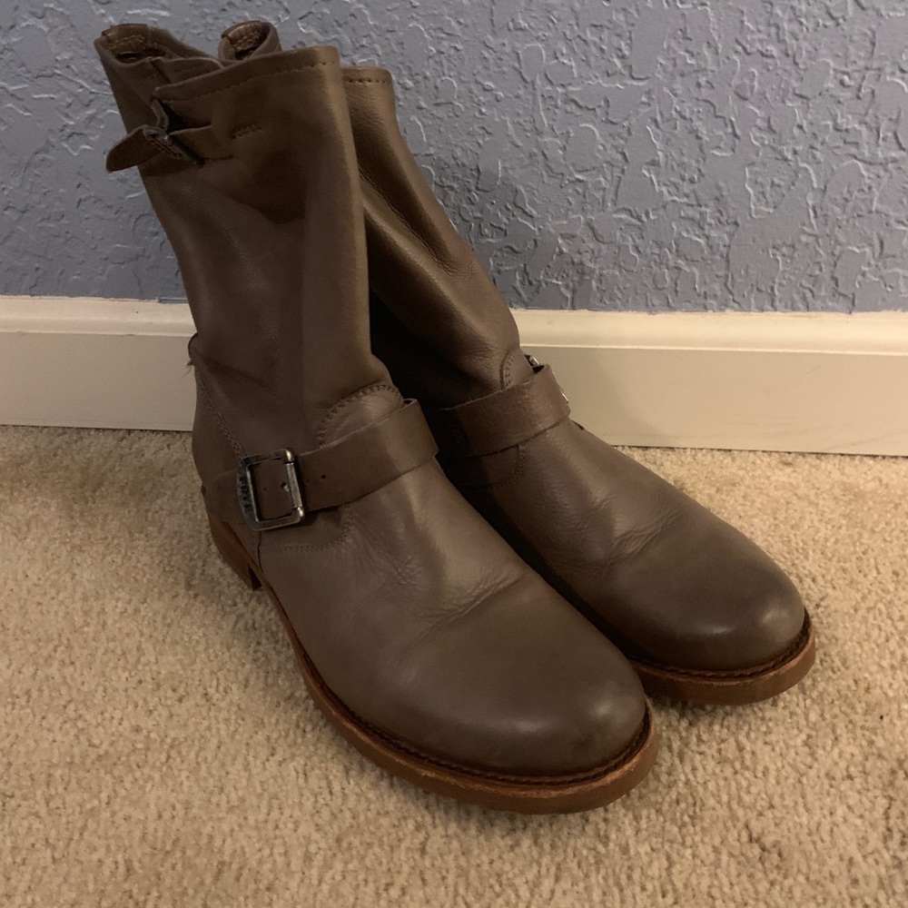 Frye boots size 9.5 in gray brown